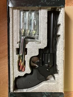 Revolver, model 357, celokov, na plyn/airsoft