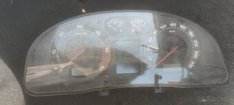 Budíky Superb 1 2.0 TDI