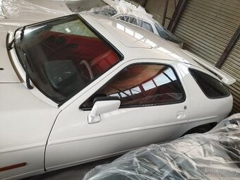 Porsche 928 S4 1991 v renovaci, nyní celolak, nájezd 75 tkm