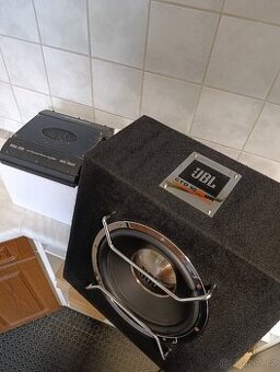 Subwoofer JBL + zesilovač Blaupunkt