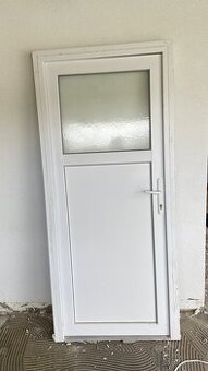 Plastové dveře 80x190 pravé