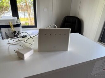 Prodám modem router Huawei ( Vodafone) na sim kartu - 1