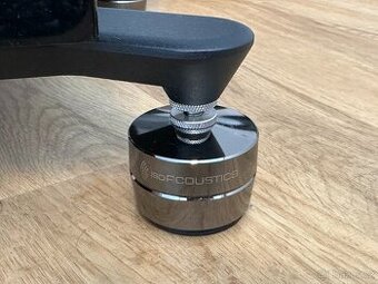 IsoAcoustics GAIA II (2 × 4 ks) • top stav