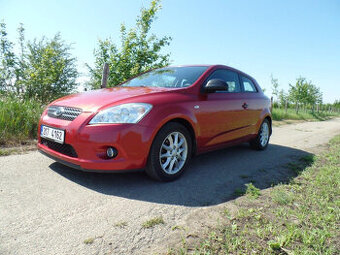 KIA PRO CEED 1,4 CVVT, 80 kW, 113 tis. km, koupeno v ČR
