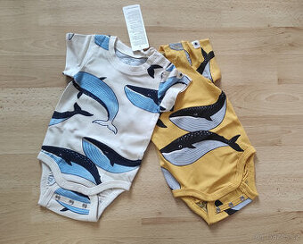 Set dvou body Lindex s velrybami vel. 56