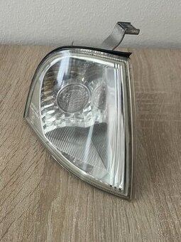 Pravý blinkr Škoda Octavia 1