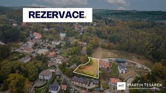 REZERVACE tavební pozemek 1327 m2 s vydaným stavebním povole