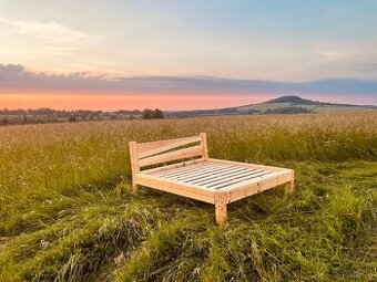 Masivní postel 180x200 – poctivá ruční práce z borovicových