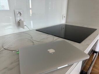 MacBook Pro (Retina, 13-inch, Early 2015) new