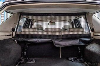 Saab 9-5 kombi - síť oddělující zavazadlový prostor