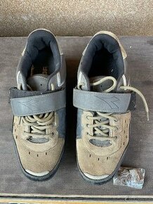 Tretry DIADORA 42