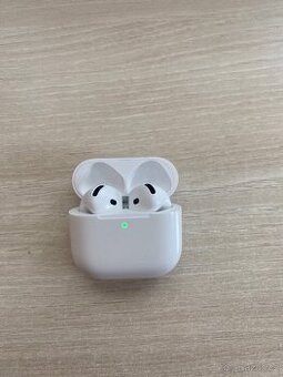 Apple AirPods 4