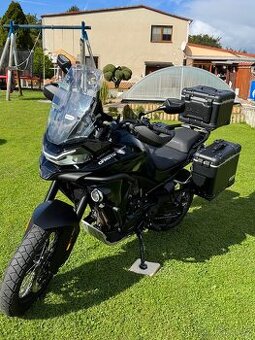 CFMOTO 800MT EXPLORE TOP STAV při rychlém jednání sleva