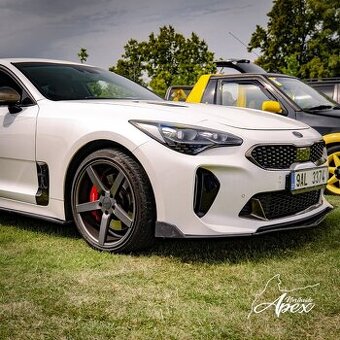 Kia stinger 3.3 AWD