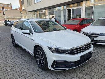 VW Passat B8 GTE Variant 1.4TSI 160kW DSG - záruka Autodraft