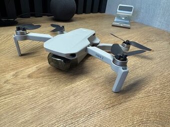 Dron - DJI Mini 2 s novou baterií a brašnou