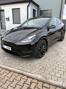 Tesla Model Y Performance | EAP | Berlín | 1 majitel