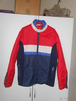 Červeno-modrá zimní bunda