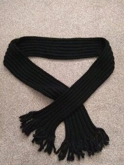 Nová dámská dlouhá zimní ručně pletená šála - tmavě černá