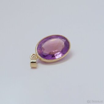 Zlatý přívěsek s ametystem