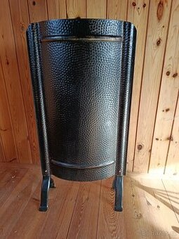 Plechová zábrana před krbová kamna