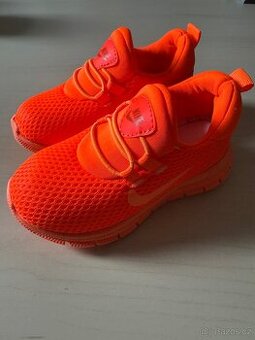 Nové Nike tenisky vel. 25