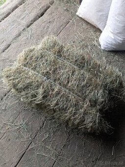 Seno, slama male baliky