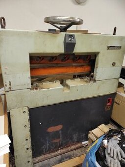 Řezačka papíru Adast maxima MT 58S