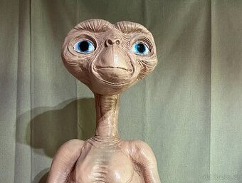 Lifesize figurína E.T. Extra Terrestrials