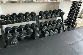 Jednoruční činky se stojany