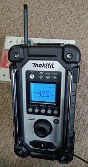 Makita DMR116, analogové rádio