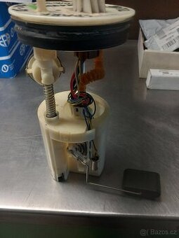 Palivové čerpadla do nádrže.