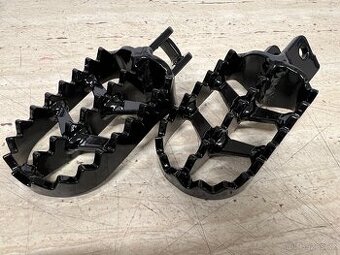 Široké enduro stupačky Honda XL650-700V