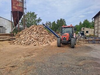 Mobilní řezání a štípání dřeva