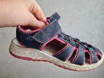 Sportovní sandále 30