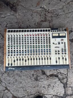 Starý mixážní pult miltec 1602