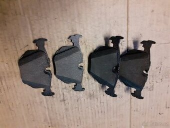 zadní brzdové destičky BMW 3
