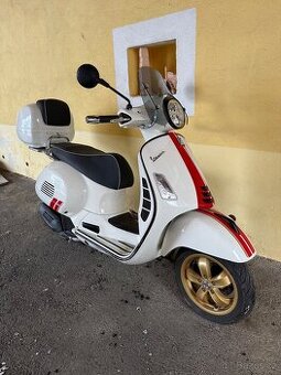 Piaggio Vespa GTS 125 Racing Sixties, r. 2021