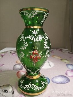 Zelená malovaná váza