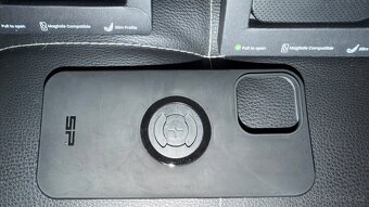 iPhone 16 Pro Max SP Connect kryt moto