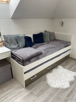 Rozkládací postel s úložným prostorem