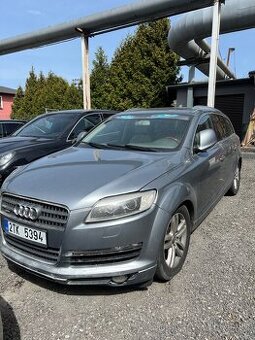 Audi Q7 na náhradní díly