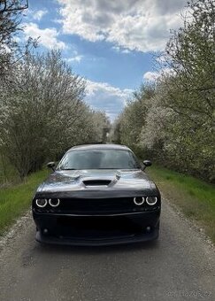 Dodge challenger 5.7 rok 2022 najeto 28000 km