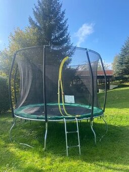 Trampolína