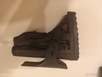 Futuristická pažba M4 a ostatní