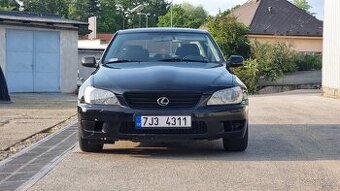 Lexus IS200