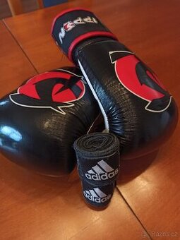 Dětské boxerské rukavice Ippon (8 oz) + bandáže Adidas ZDARM