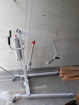 Elektrický zvedák pacientů Moretti R170S – 150 kg