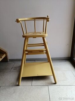 Prodám dřevěnou dětskou sedačku ke stolu