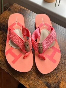 Krásné žabky zn.Tommy Hilfiger